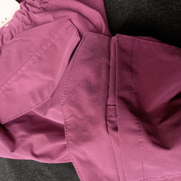 Brand new with tags! Unique Women's Ultra Light Cargo pant - Picture 7 of 12
